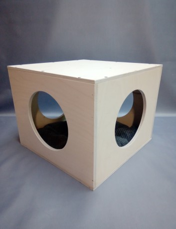 Domek sufitowy dla kota