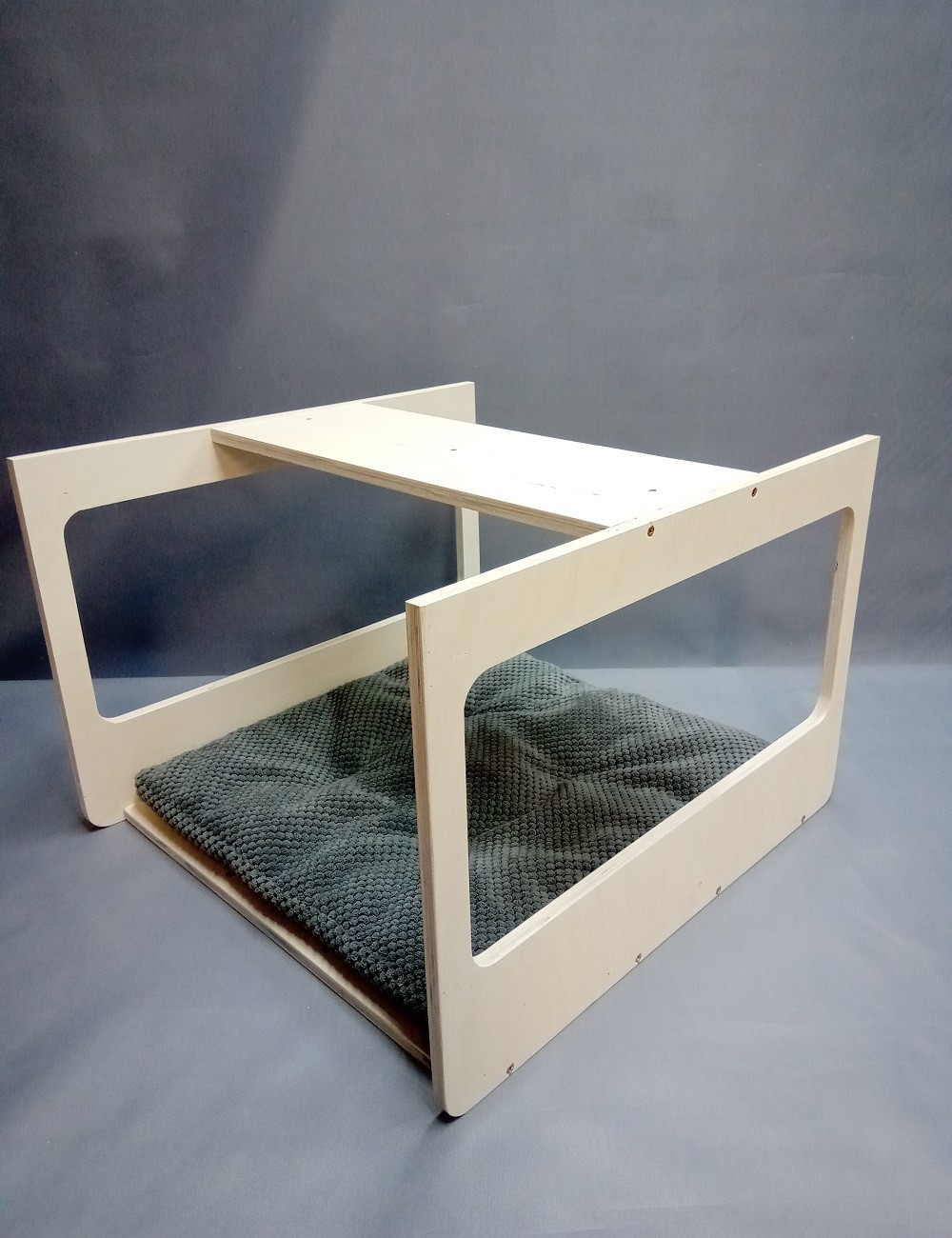 Legowisko sufitowe dla kota