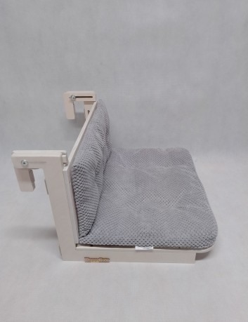 Półka dla kota mocowana na kaloryfer 2