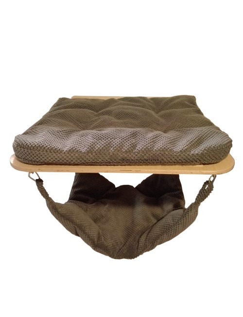 Półka z podwieszanym hamakiem